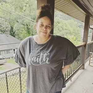 Meet your Posher, Leticia